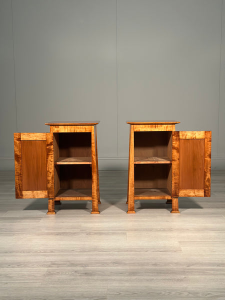 A Pair Of Arts And Crafts Fiddle Back Maple Bedside Cabinets