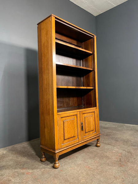 Early 20th Century Open Oak Bookcase On Cupboard