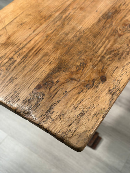 Early 19th Century Pine Dining Table
