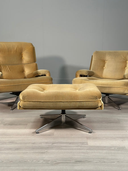 Howard Keith His And Hers Kohinoor Armchair’s And Footstool