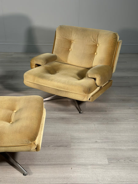 Howard Keith His And Hers Kohinoor Armchair’s And Footstool