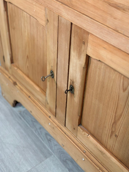 Early 19th Century Pine Linen Press