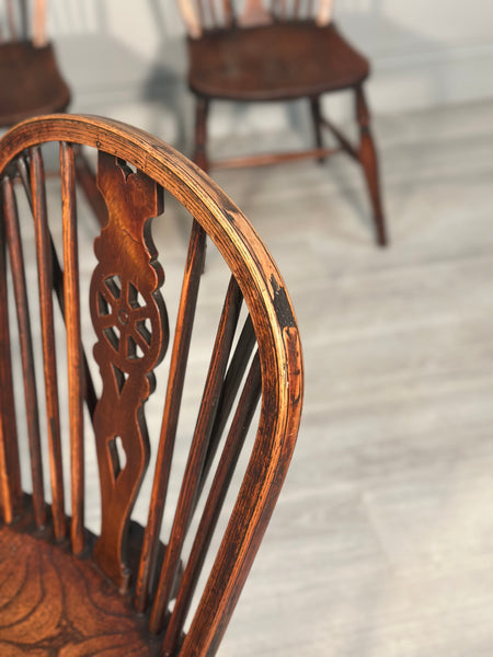 A Set of 6 19th Century Wheelback Dining Chairs