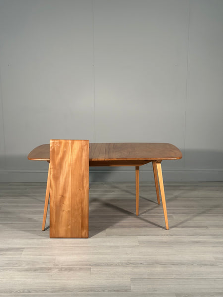Ercol Grand Windsor Dining Table