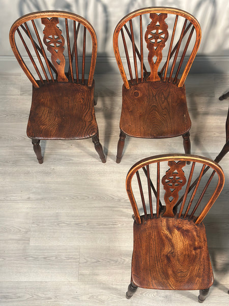 A Set of 6 19th Century Wheelback Dining Chairs