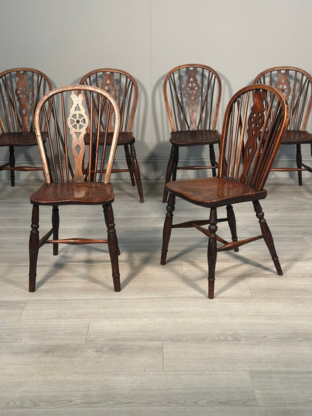 A Set of 6 19th Century Wheelback Dining Chairs