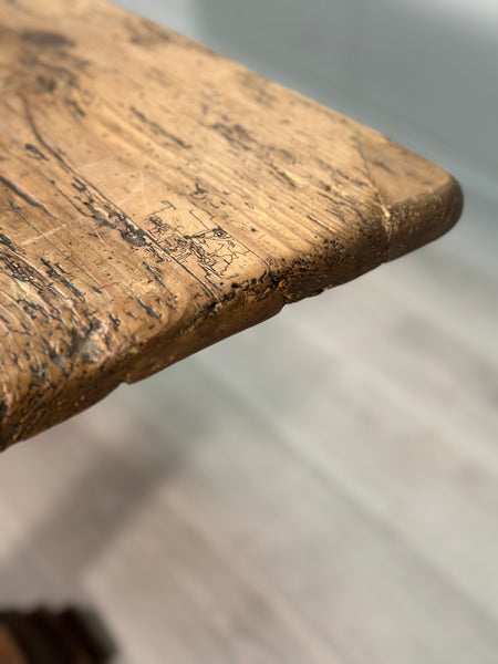 Early 19th Century Pine Dining Table
