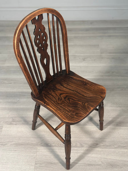 A Set of 6 19th Century Wheelback Dining Chairs