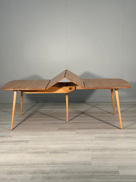 Ercol Grand Windsor Dining Table