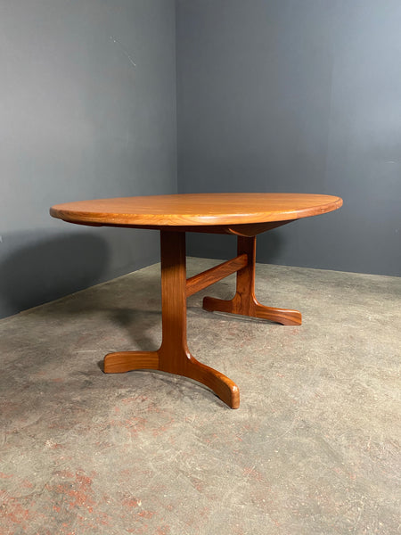 Mid 20th Century G Plan Extending Dining Table With 6 Chairs