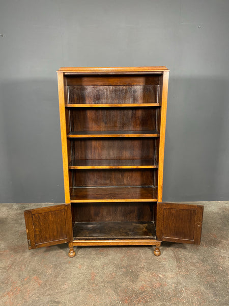 Early 20th Century Open Oak Bookcase On Cupboard