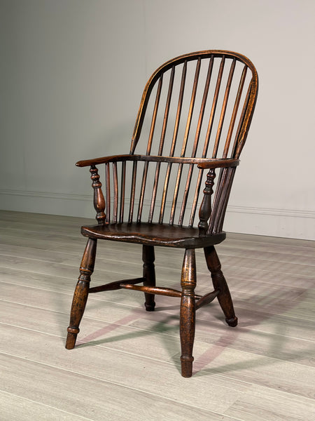 Early 19th Century Elm Windsor Chair