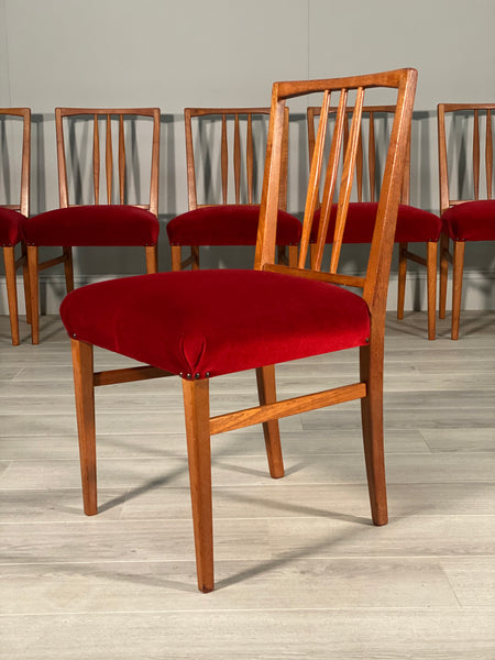 Set Of Eight Gordon Russell Oak Dining Chair’s