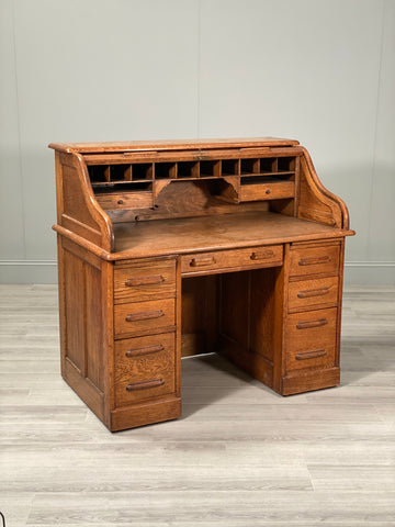 Early 20th Century Oak Rolltop Desk