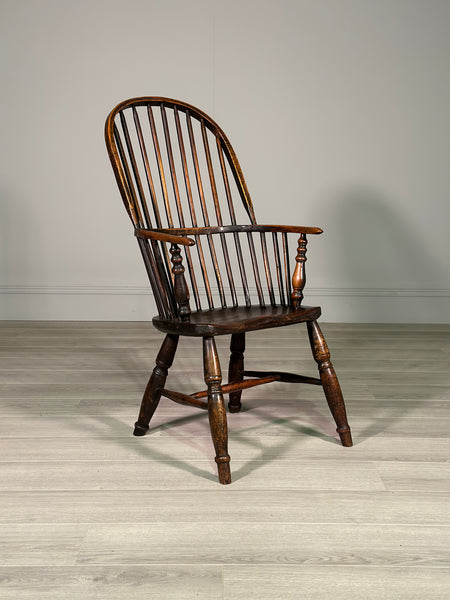 Early 19th Century Elm Windsor Chair