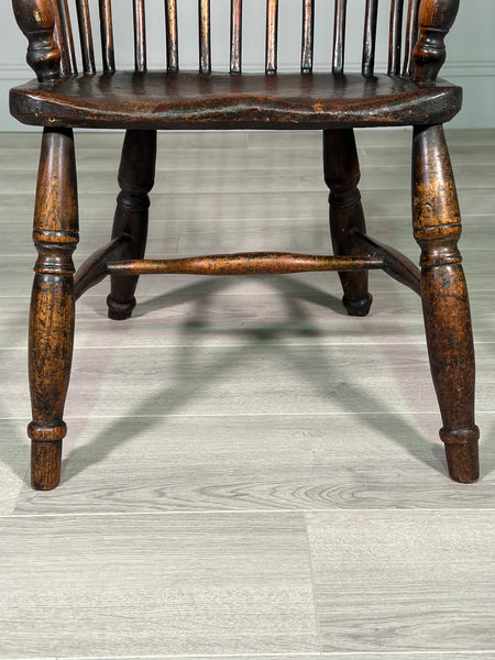 Early 19th Century Elm Windsor Chair