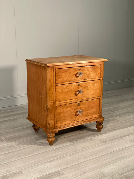 Victorian Farmhouse Pine Chest of Drawers
