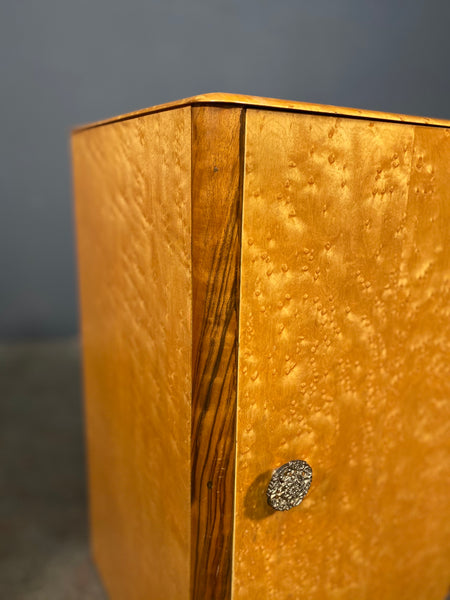 Pair Of Birds Eye Maple Bedside Cabinets By Austinsuite