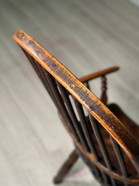 Early 19th Century Elm Windsor Chair
