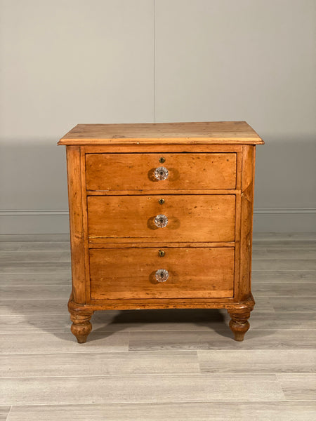 Victorian Farmhouse Pine Chest of Drawers