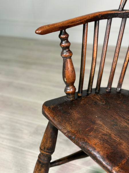 Early 19th Century Elm Windsor Chair