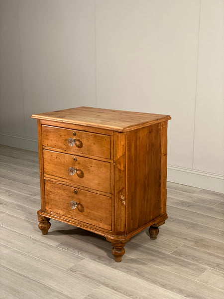 Victorian Farmhouse Pine Chest of Drawers