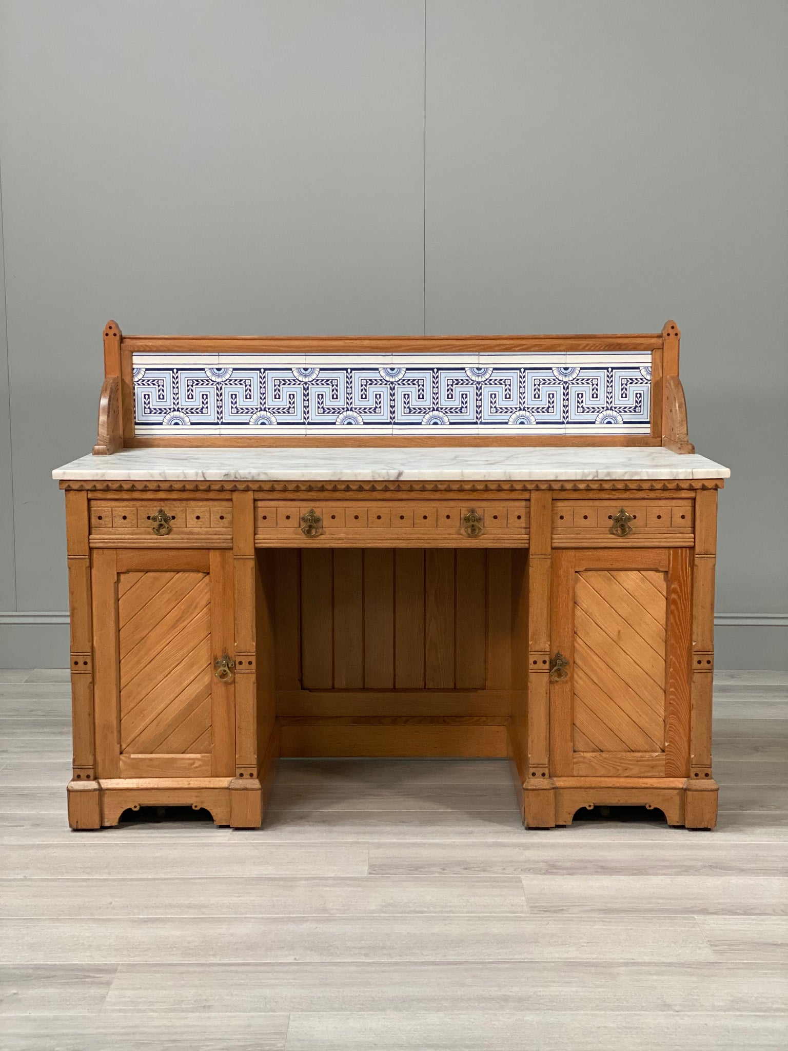 19th Century Aesthetic Movement Ash Washstand