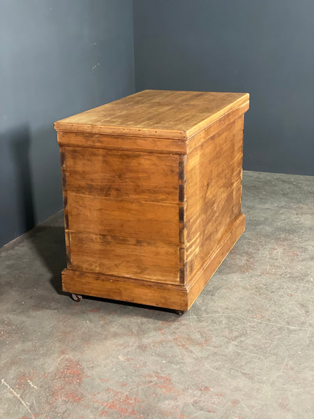 Large Victorian Pine Bedding Box